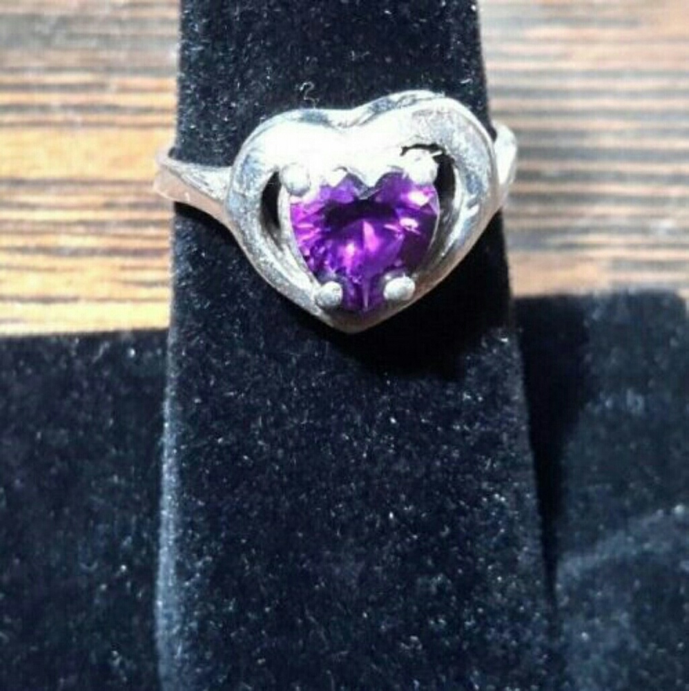 STERLING SILVER Heart-Shaped Ring Size 7.25